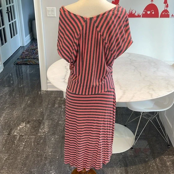 ELLA MOSS COWL NECK CAP SLEEVE CORAL AND GRAY STRIPE DRESS. L - Picture 3 of 7